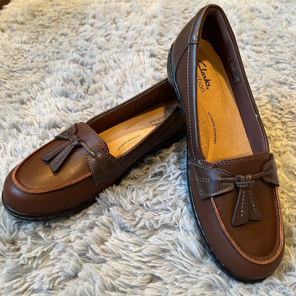 CLARKS ASHLAND BUBBLE LOAFERS - Women’s Size 8